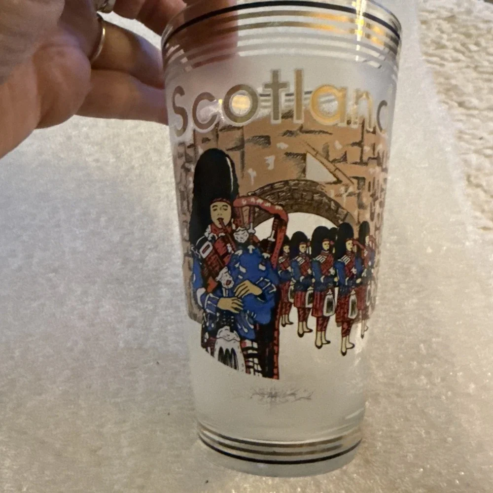 VTG Libbey Glass Tumbler Scottish Highlander Plaid Kilt 16 oz